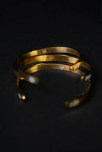Load image into Gallery viewer, I DON’T CHASE I ATTRACT WHITE BRACELET
