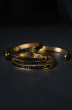 Load image into Gallery viewer, I DON’T CHASE I ATTRACT BLACK BRACELET
