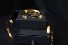 Load image into Gallery viewer, I DON’T CHASE I ATTRACT BLACK BRACELET
